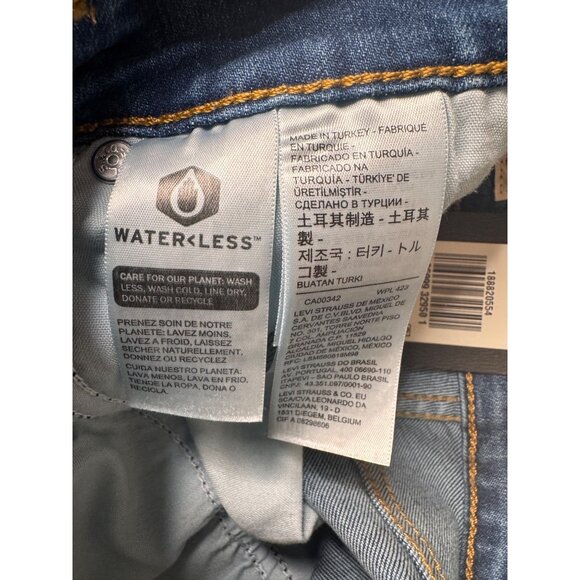 Levi's 721 High Rise Skinny Distressed Jeans Size 24/30 Stretchy Denim NWT $98 - Picture 4 of 13